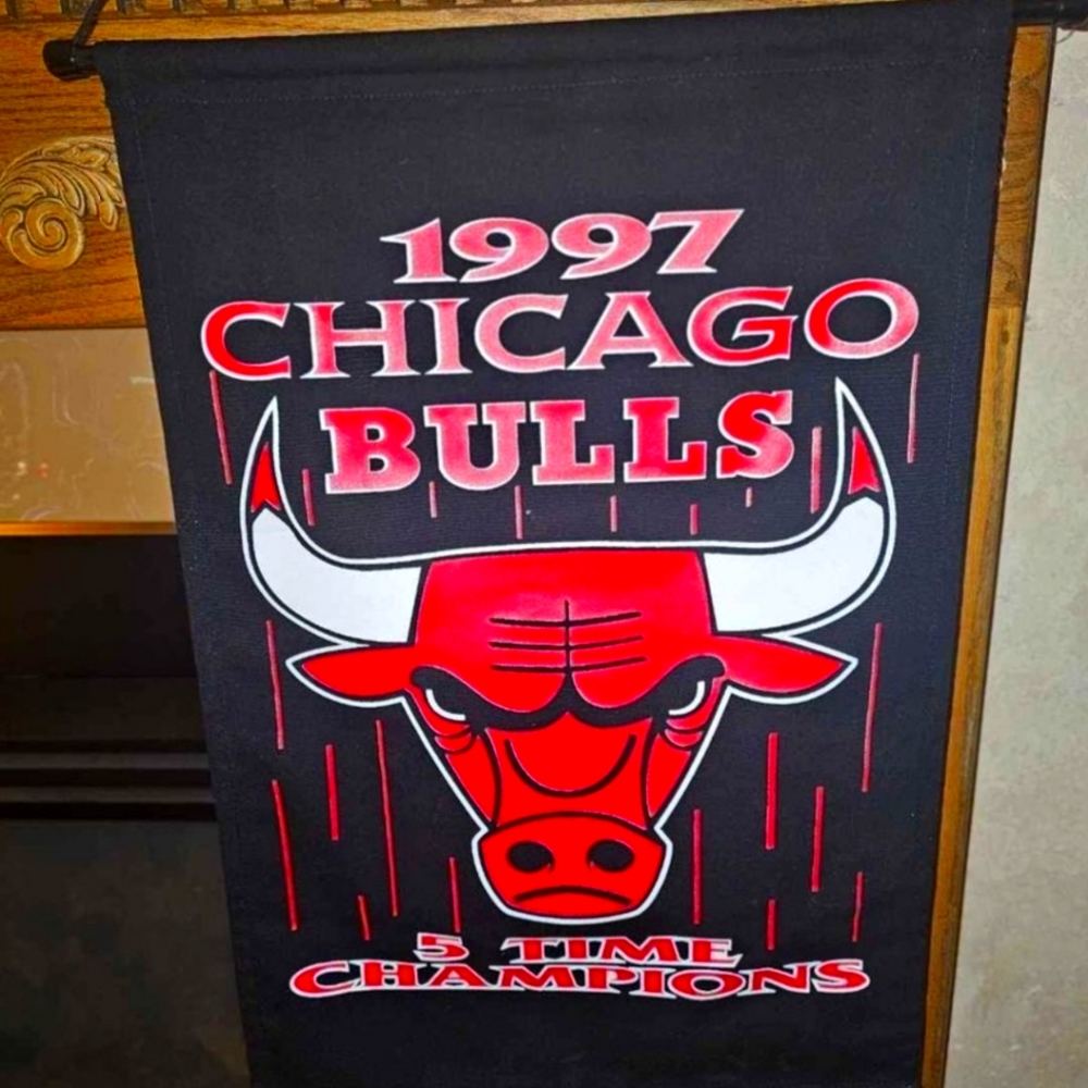 Vintage 🏀 1997 Chicago Bull's banner🏀 Rare!